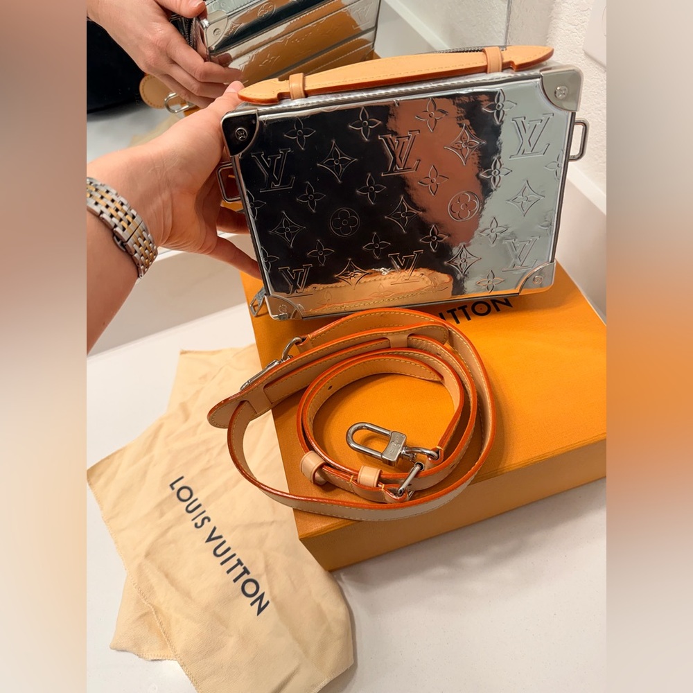 Louis Vuitton Mirror Monogram Messenger Bag - Picture 8 of 8